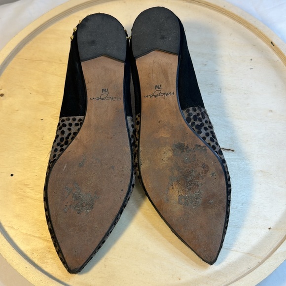 Halogen Pointy Toe Leopard Print Calf Hair and Suede Gold Studded Flats Size 7m - Picture 5 of 9